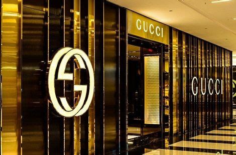 gucci cerca operai